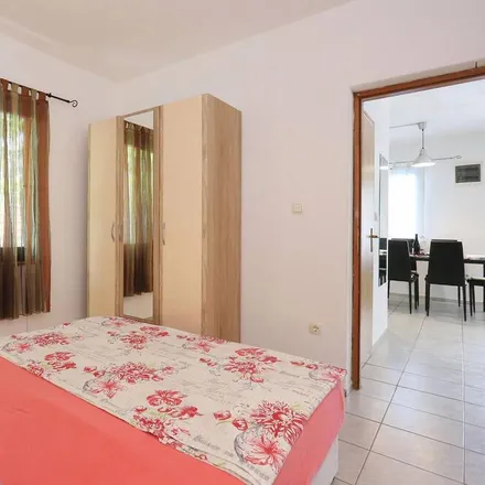 Rent this 2 bed house on 23210 Donje Raštane