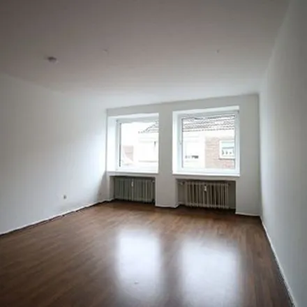Rent this 2 bed apartment on Lenssenstraße 10 in 47798 Krefeld, Germany