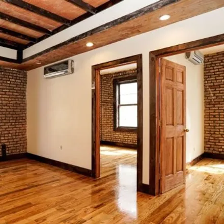 Rent this 4 bed house on 338 Starr Street in New York, NY 11237