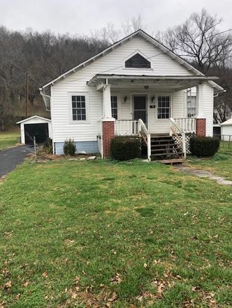 Rent this 2 bed house on 212 Wallace Avenue in Frankfort, KY 40601