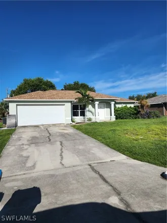 Image 1 - 2812 Northeast 4th Place, Cape Coral, FL 33909, USA - House for rent