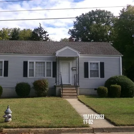 Buy this 3 bed house on 1317 Ash Avenue in South Boston, VA 24592