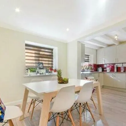 Image 3 - Wandle Court, Wandle Court Gardens, London, CR0 4SR, United Kingdom - House for sale