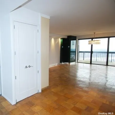 Image 3 - North Shore Towers Building 2, 73rd Avenue, New York, NY 11004, USA - Apartment for sale