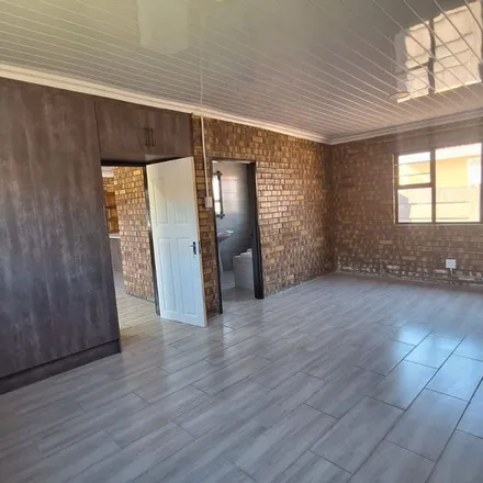 Image 3 - Opperman Street, Jan Cilliers Park, Welkom, 9460, South Africa - Apartment for rent