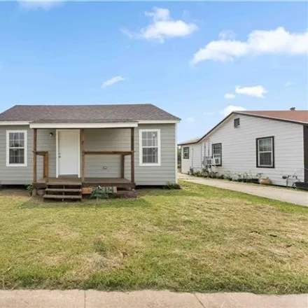 Buy this 4 bed house on 2256 Crews Street in Corpus Christi, TX 78405