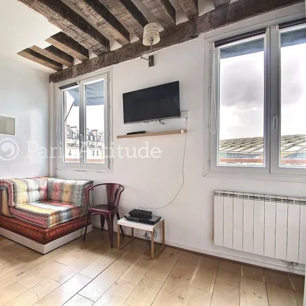 Image 5 - 2 Rue Mondetour, 75001 Paris, France - Apartment for rent