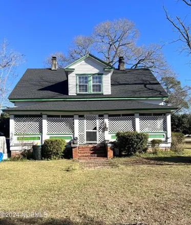 Buy this 5 bed house on 409 East Lewis Street in Whiteville, NC 28472