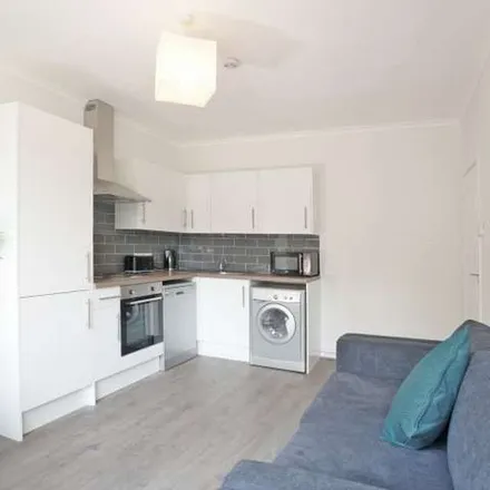 Image 5 - 48 Lindley Street, London, E1 3AU, United Kingdom - Apartment for rent