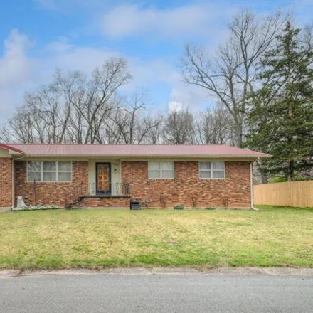 Buy this 5 bed house on 1252 Skyline Drive in Neosho, MO 64850