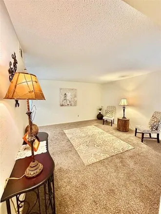 Image 8 - Mounts House, Gregg Street, Denton, TX 76201, USA - Apartment for rent