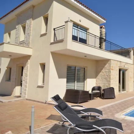 Buy this 3 bed house on Mesa Chorio