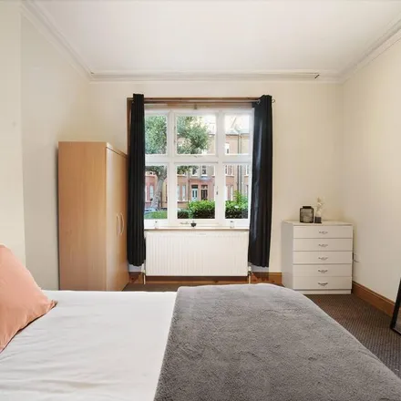 Image 2 - Carlton Mansions, Randolph Avenue, London, W9 1PE, United Kingdom - Room for rent