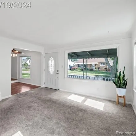 Image 9 - 13323 Walnut St, Southgate, Michigan, 48195 - House for sale
