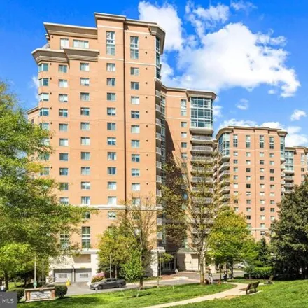 Buy this 2 bed condo on Northampton Place in 3101 North Hampton Drive, Alexandria