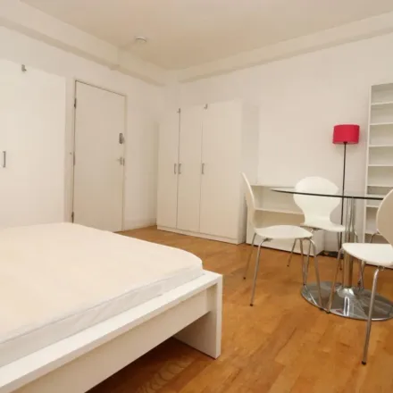 Image 2 - Clarence Way, London, NW1 8PY, United Kingdom - Apartment for rent