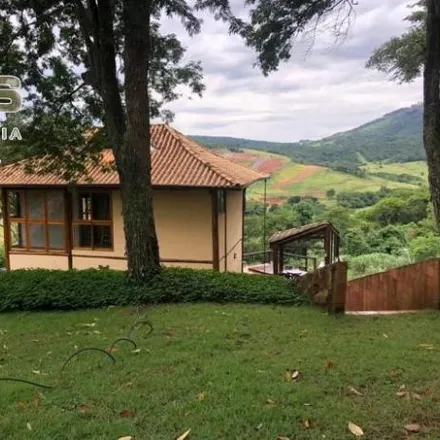 Buy this 3 bed house on Estrada da Laranja Azeda in Jardim dos Pinheiros, Atibaia - SP