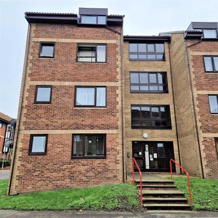 Rent this 1 bed apartment on Roots Hall Drive in Southend-on-Sea, SS2 6HL