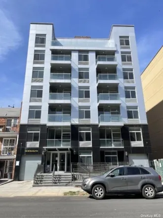 Buy this 1 bed condo on 144-69 Barclay Avenue in New York, NY 11355