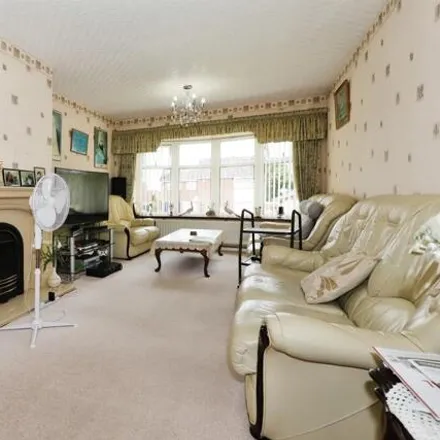 Image 3 - Dewsbury Drive, Goldthorn Hill, WV4 5RQ, United Kingdom - House for sale