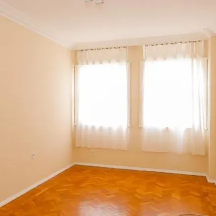 Rent this 3 bed apartment on Rua Sá Ferreira in Copacabana, Zona Sul do Rio de Janeiro - RJ