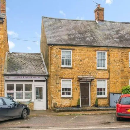 Buy this 4 bed townhouse on The Crown & Tuns in New Street, Deddington