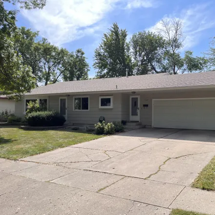 Buy this 3 bed house on 1522 South 7th Street in Aberdeen, SD 57401