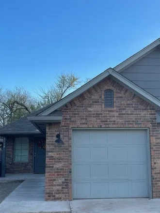Rent this 2 bed house on 8950 Oak Valley Drive in Midwest City, OK 73110
