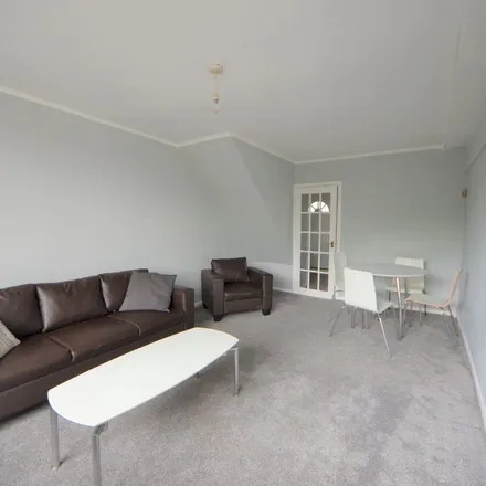 Image 2 - Raynham House, Harpley Square, London, E1 4EB, United Kingdom - Apartment for rent