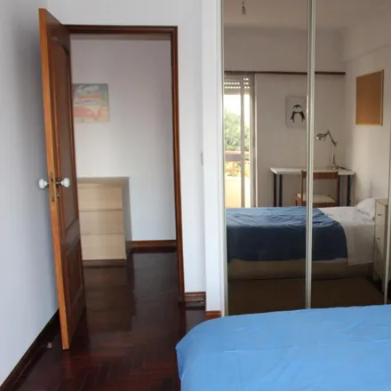 Rent this 3 bed room on Loja dos Chineses in Rua Odete de Saint-Maurice 130, 2785-001 Rana