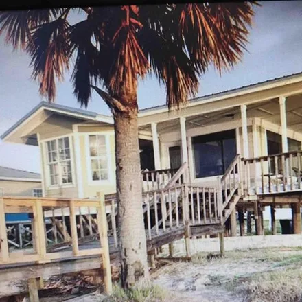 Buy this 2 bed house on 747 Cherokee Rd in Gulf Shores, Alabama