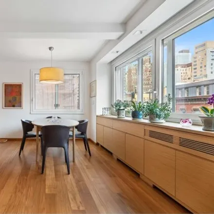 Image 2 - 20 East 68th Street, New York, NY 10065, USA - House for sale