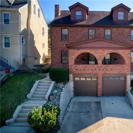 Rent this 3 bed townhouse on Syracuse Avenue in Mt. Lebanon, PA 15234