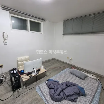 Rent this studio apartment on 서울특별시 강남구 청담동 56-10