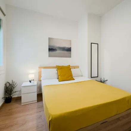 Rent this 7 bed room on Departament d'Empresa i Coneixement de la Generalitat de Catalunya in Passeig de Gràcia, 105