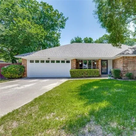 Buy this 3 bed house on 3727 Woodside Drive in Arlington, TX 76016