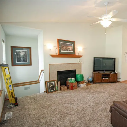Image 3 - 104 Whispering Wind Lane, Center Point, IA 52213, USA - House for sale