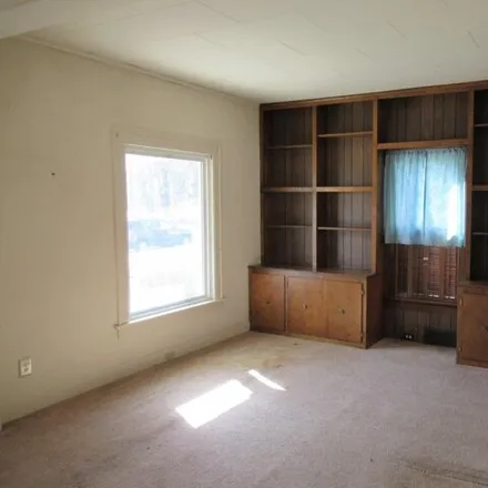 Image 3 - 412 Davis Street, Allegan, MI 49010, USA - House for sale