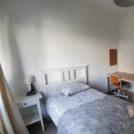 Rent this 4 bed room on Rua Francisco António da Silva in 2780-052 Oeiras, Portugal