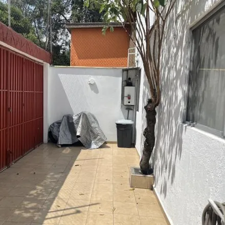 Buy this 4 bed house on Retorno 33 de Avenida del Taller in Venustiano Carranza, 15900 Mexico City