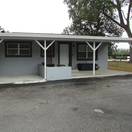 Rent this 2 bed house on 824 South Lone Oak Drive in Leesburg, FL 34748