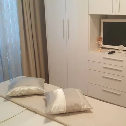 Rent this 2 bed apartment on Splitsko-Dalmatinska Županija