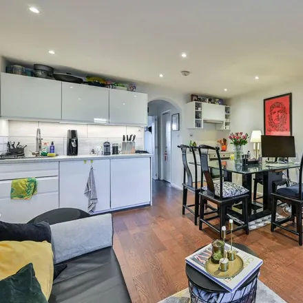 Image 2 - Oxley Close, London, SE1 5HN, United Kingdom - Apartment for rent
