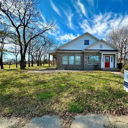 Rent this 3 bed house on 250 South 4th Street in Wills Point, TX 75169