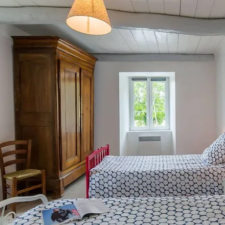 Rent this 2 bed townhouse on 29890 Plounéour-Brignogan-Plages