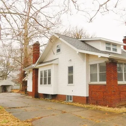 Buy this 2 bed house on 175 North Saratoga Street in Olney, IL 62450