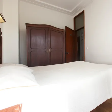 Rent this 15 bed room on Rua do Rosário in 4050-519 Porto, Portugal