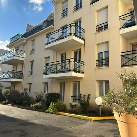 Image 1 - 101 Rue du Général Leclerc, 95130 Franconville, France - Apartment for rent