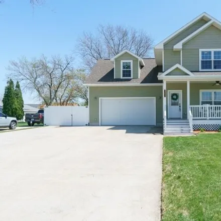 Buy this 4 bed house on 664 Lakeshore Drive in North Sioux City, SD 57049