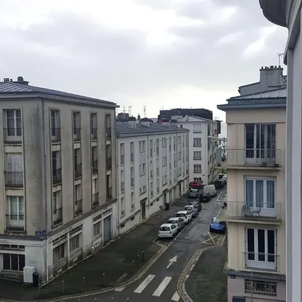 Image 9 - Square Jean-Baptiste Mathon, Place du Général Leclerc, 29200 Brest, France - Apartment for rent